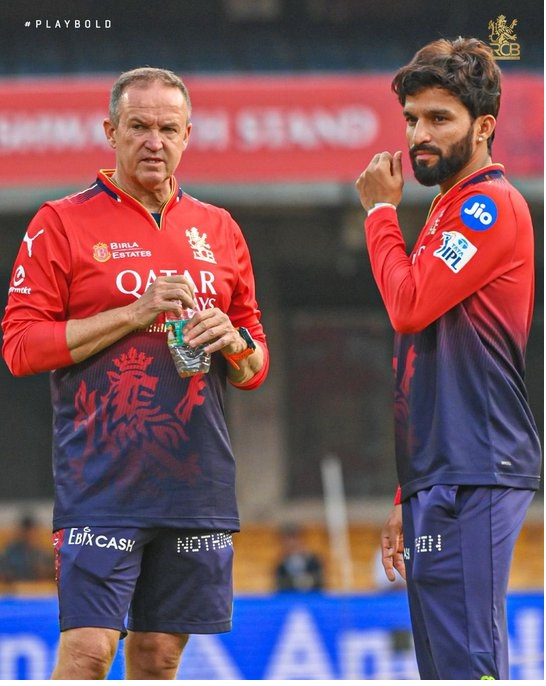 RCB vs DC