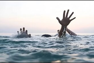 Father kills daughters Yamuna