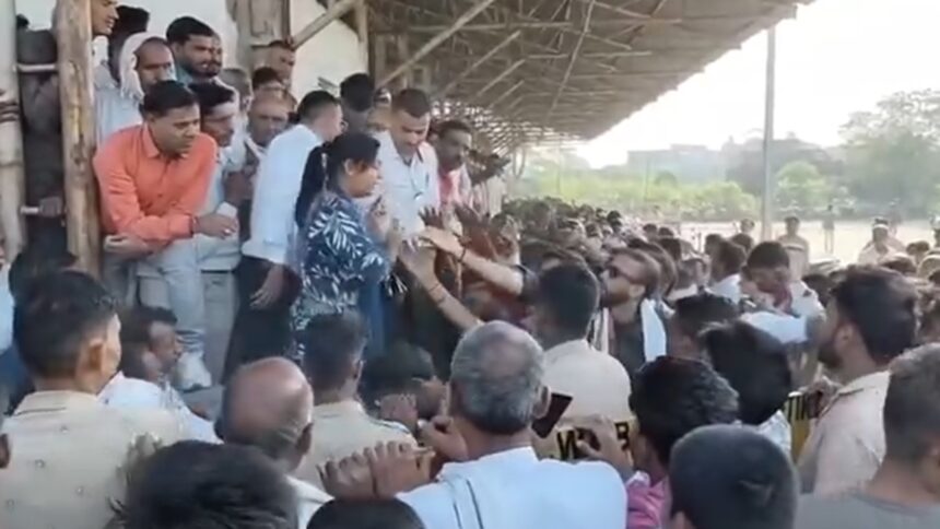 Sagar Tehsildar Slap Farmers Video