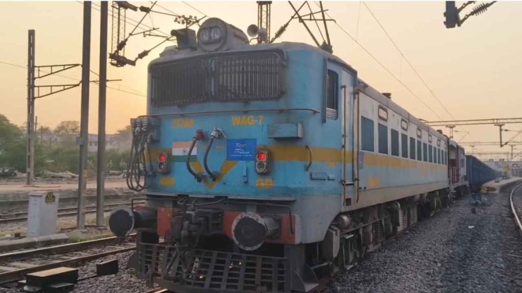 Memu Train Front MEMU Train Services Restored: बोरतलाव-दरेकसा सेक्शन में काम...