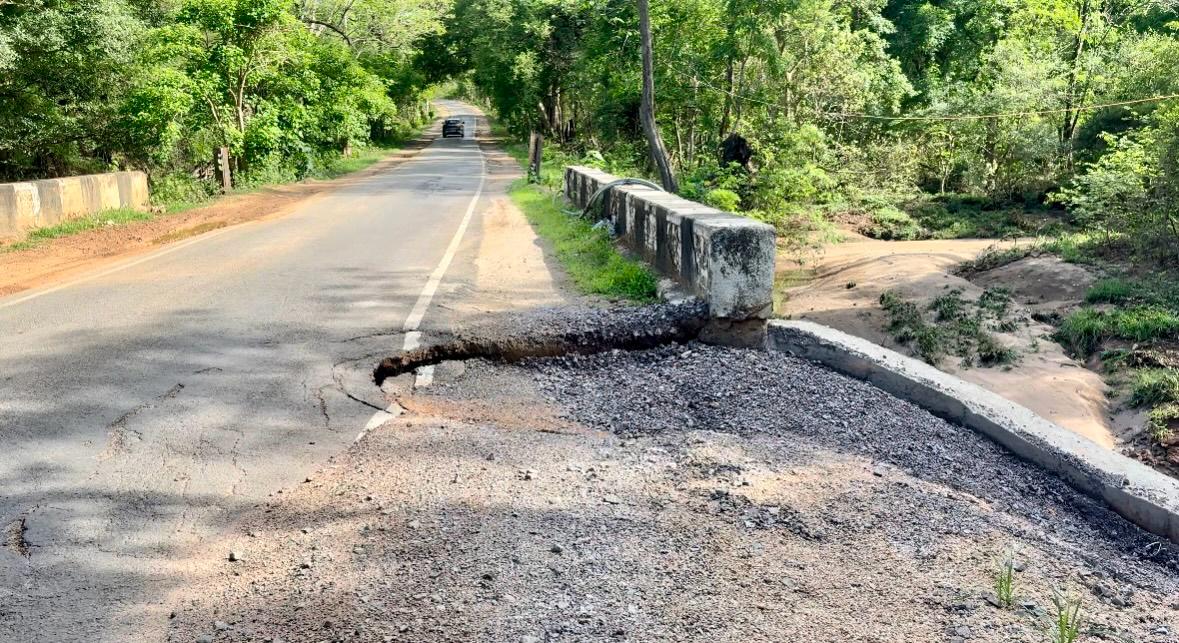 Road Collapse 