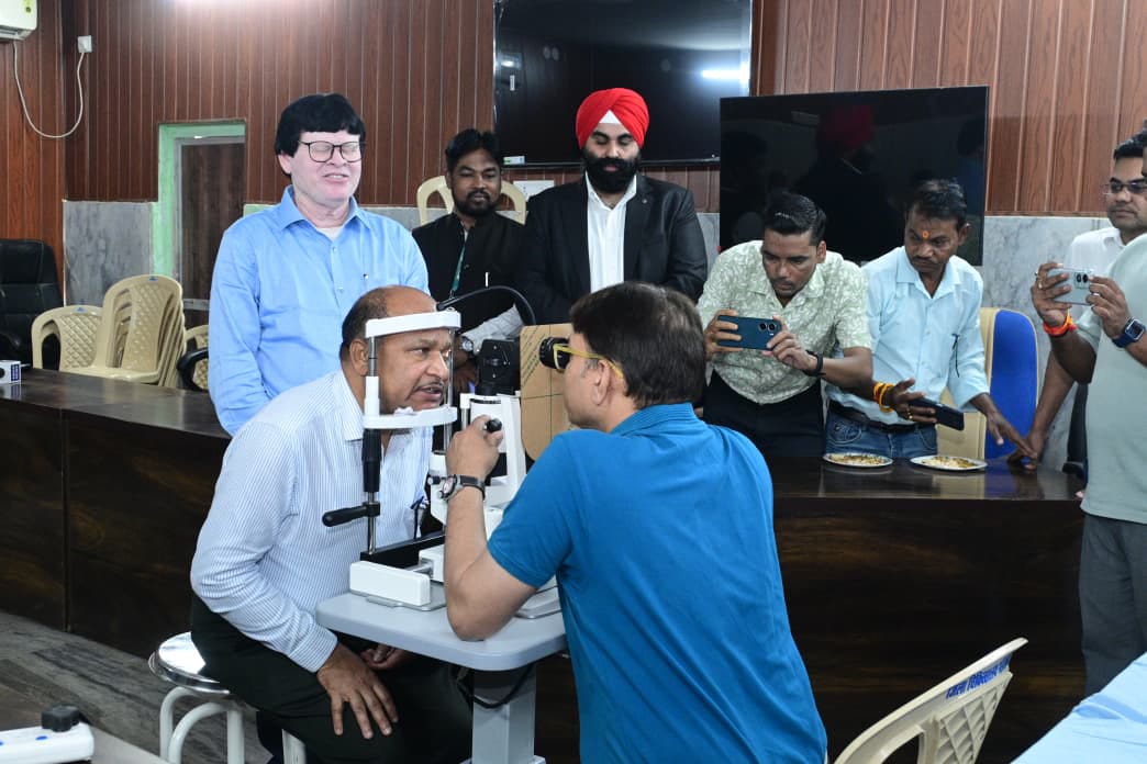 Eye Testing Machine