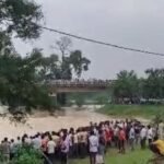Sarangarh Car Accident Rescue : लात नाला में कार बहने के बाद दंपती की तलाश जारी, 60 घंटे बाद भी नहीं मिला सुराग