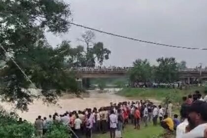 Sarangarh Car Accident Rescue : लात नाला में कार बहने के बाद दंपती की तलाश जारी, 60 घंटे बाद भी नहीं मिला सुराग