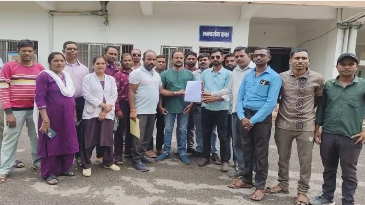 108 Ambulance Employees Protest 