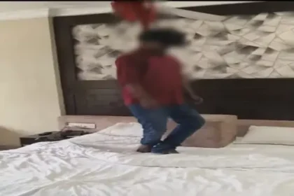 Bilaspur Hotel Death : होटल के कमरे में फंदे पर मिला युवक का शव, मोबाइल में मिला सुसाइड नोट