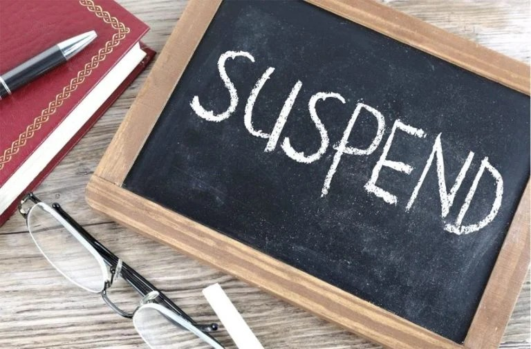 Teacher Suspension : शराबखोरी, नेटवर्क मार्केटिंग और अनुशासनहीनता पर तीन शिक्षक निलंबित