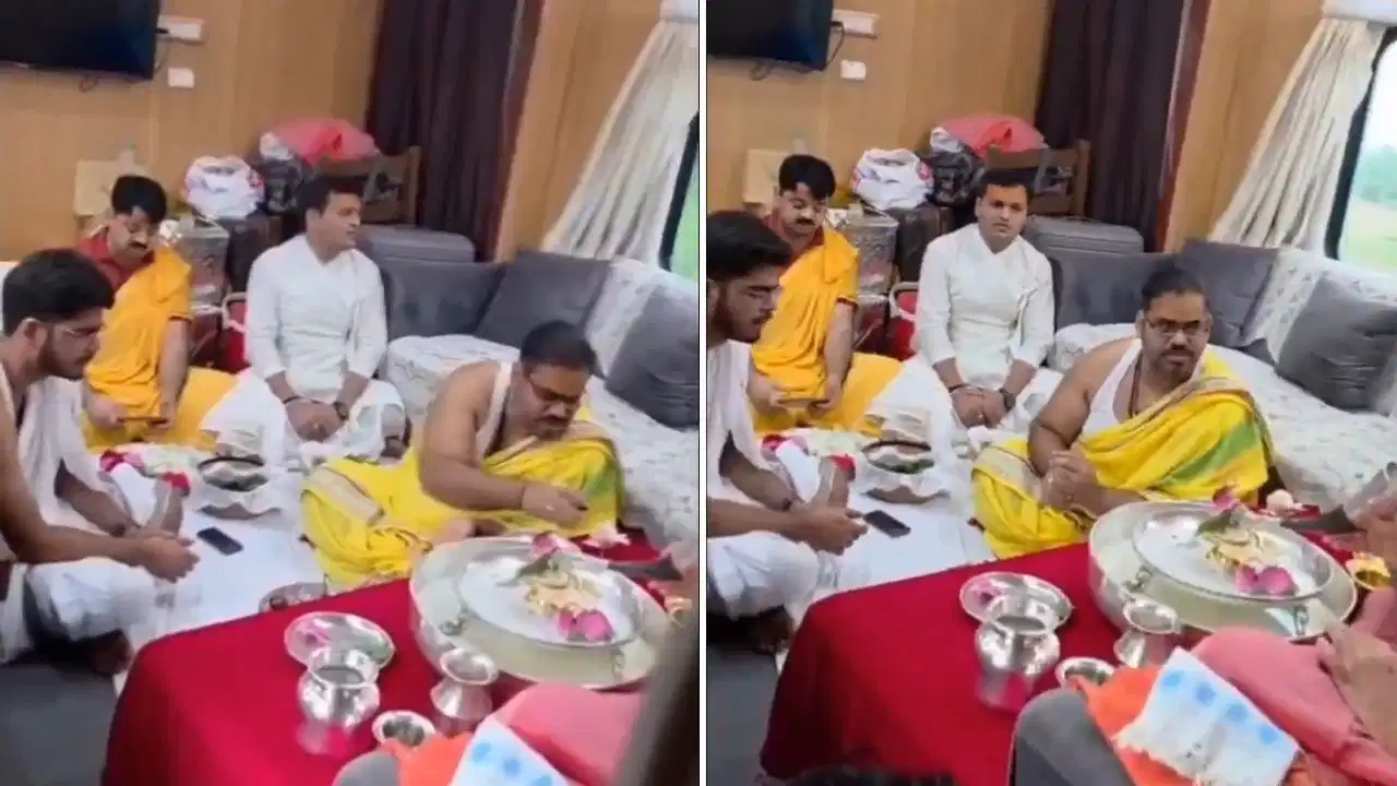 Viral Train Havan Video