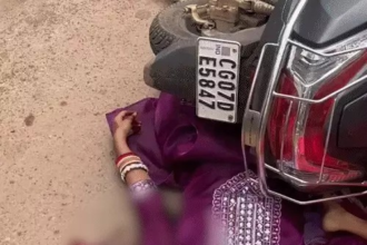 Durg road accident : दर्दनाक हादसा: खड़े ट्रैक्टर से टकराई स्कूटी