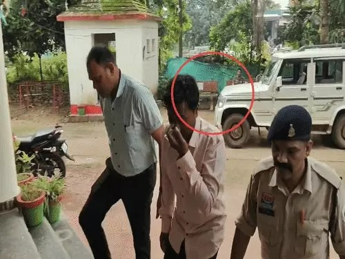 Guest Teacher  : नाबालिग छात्रा से अश्लील फोटो-वीडियो मांगने का आरोप, फेल करने की धमकी