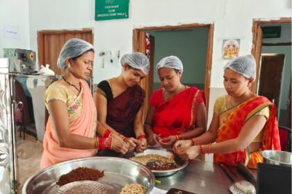 Mahua Success Story : महुआ ने बदली महिलाओं की जिंदगी, वन धन योजना से बनीं आत्मनिर्भर