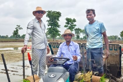 Paddy Transplanter : पैडी ट्रांसप्लांटर से किसान ने घटाई लागत, बढ़ाई उत्पादकता