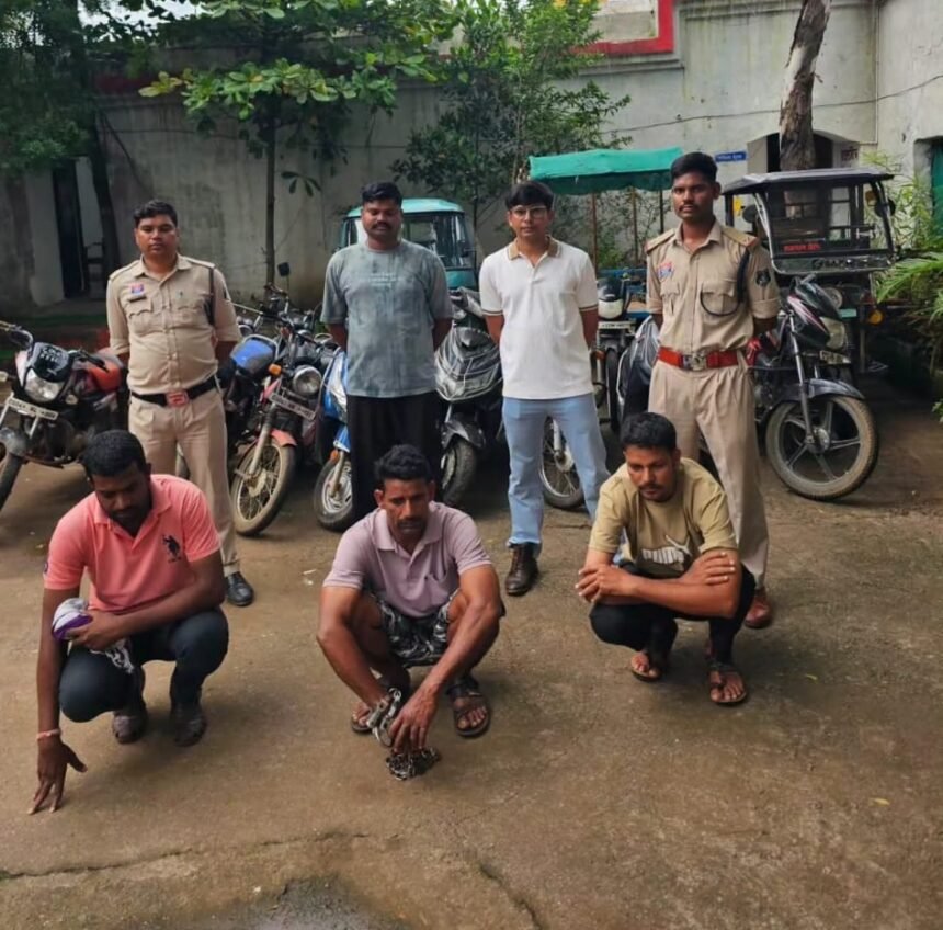 Vehicle Theft :  शातिर अंतरजिला वाहन चोर गिरोह का पर्दाफाश, 3 गिरफ्तार, 13 वाहन बरामद