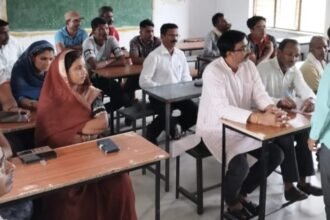 Parent-Teacher Meeting : पालक-शिक्षक सम्मेलन में पढ़ाई और नियमित उपस्थिति पर हुआ संवाद