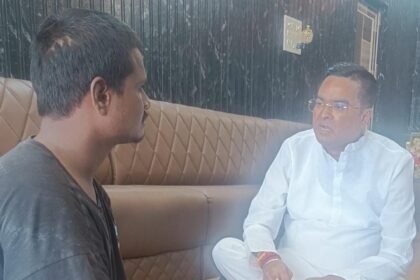 Divyang News : स्कूटी मांगने पहुंचा दिव्यांग, जांच में शराब के नशे में मिला; विधायक रिकेश सेन बोले- पहले नशा छोड़िए, फिर स्कूटी भी मिलेगी