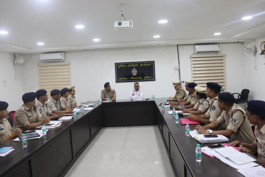 Police Meeting : IG रामगोपाल गर्ग ने ली बैठक, अपराध नियंत्रण और पुलिसिंग पर दिए सख्त निर्देश