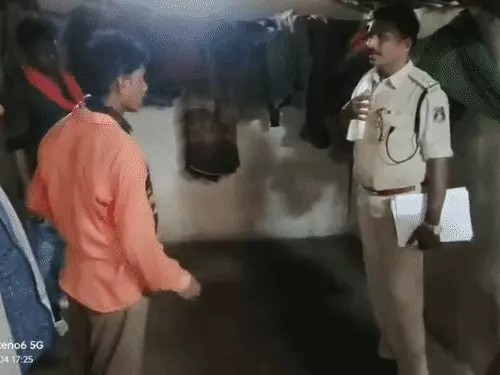 Wife Murder Raigarh : पालक की सब्जी पर विवाद, पत्नी की हत्या; शव जलाकर हड्डियां आंगन में दफनाईं