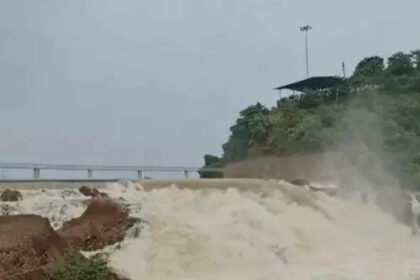 Khuntaghat Dam Viral Video