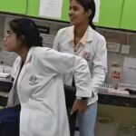 Lab Reel : मरीजों के सैंपल के बीच महिला टेक्नीशियंस ने बनाई रील, वीडियो वायरल होते ही जांच शुरू