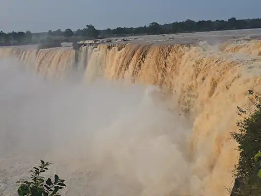 Bastar Tourism : बस्तर के झरनों पर उमड़ा सैलानियों का सैलाब, चित्रकोट-तीरथगढ़ पहली पसंद