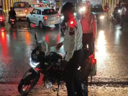 Traffic Relief : रायपुर में जाम पर पुलिस का वार, 5 मिनट में पहुंच रही QRT; 88 शिकायतें हल
