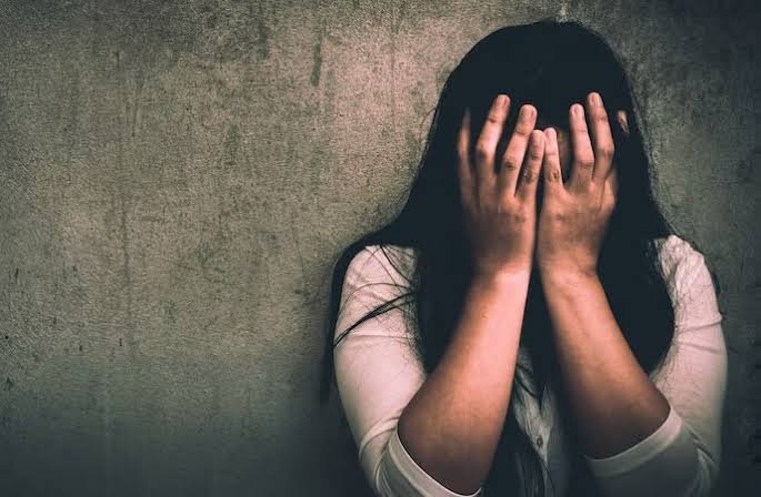 Cold Drink Rape Case: बिल्डर पर दुष्कर्म और मारपीट का आरोप, 4 पर FIR