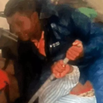 Patwari Attack : पट्टा बनाने में देरी पर भड़का युवक, पटवारी को ऑफिस में बंद कर पीटा