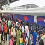 General Ticket : टिकट ज्यादा, सीटें कम, रोज 16 हजार यात्री खड़े होकर सफर करने को मजबूर