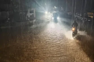 Chhattisgarh Monsoon Alert : छत्तीसगढ़ में फिर सक्रिय हुआ मानसून,  भाटापारा में ट्रैक पर पानी से ट्रेनें प्रभावित