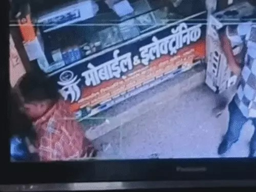 Bilaspur Hotel Fight : बासी समोसे की शिकायत पर ग्राहक को होटल संचालक ने पीटा