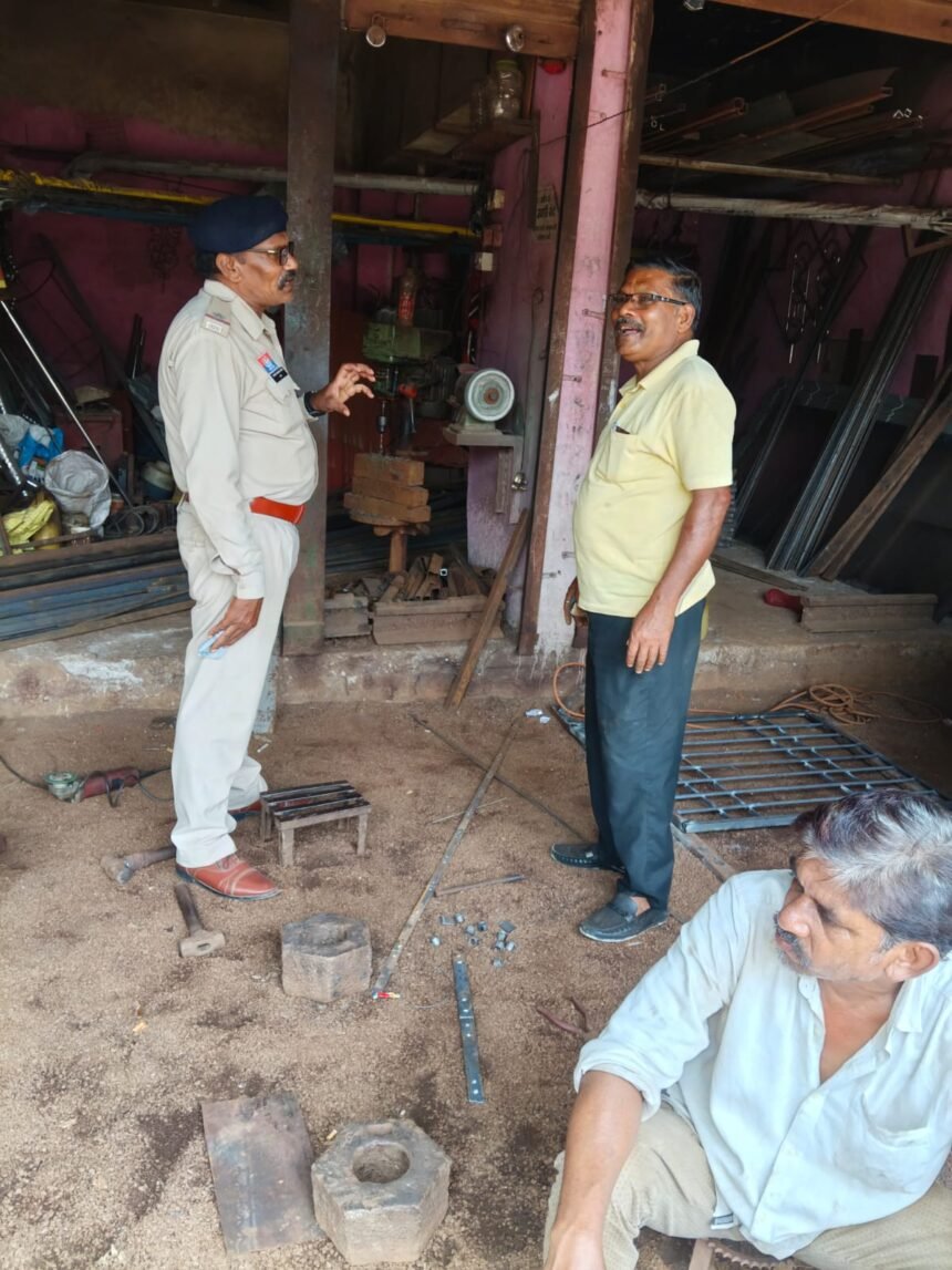 Khairagarh Sharp Weapon Monitoring : चाकू-छुरी की ऑनलाइन डिलीवरी से फैब्रिकेशन तक पुलिस की नजर