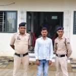 Magarlod Blade Attack : छठठी कार्यक्रम में युवती पर अश्लील टिप्पणी का विरोध पड़ा भारी, युवक पर ब्लेड से हमला