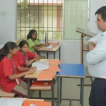 Collector Teacher : शिक्षक दिवस पर कलेक्टर बने शिक्षक, 8 शिक्षक मिले गैरहाजिर; नोटिस के निर्देश