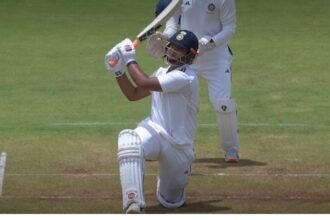 Vaibhav Suryavanshi Out : 4, 6, 4, 4 के बाद वैभव आउट, पाटीदार ने पकड़ा गजब कैच, देखें वीडियो