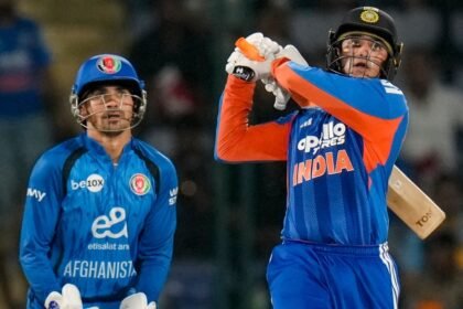 Abhishek Sharma Sixer Record : वैभव सूर्यवंशी को पीछे छोड़ 2026 में सिक्सर किंग बने अभिषेक