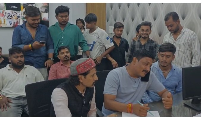 Raipur BJP Councillor Attack : गणेश झांकी देखने निकले भाजपा पार्षद की कार पर पथराव