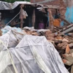 Raigarh House Collapse : बारिश में कच्चा मकान ढहा, महिला की मौत, पति-बेटा घायल
