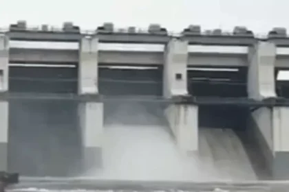 Gangrel Dam Gate Opening