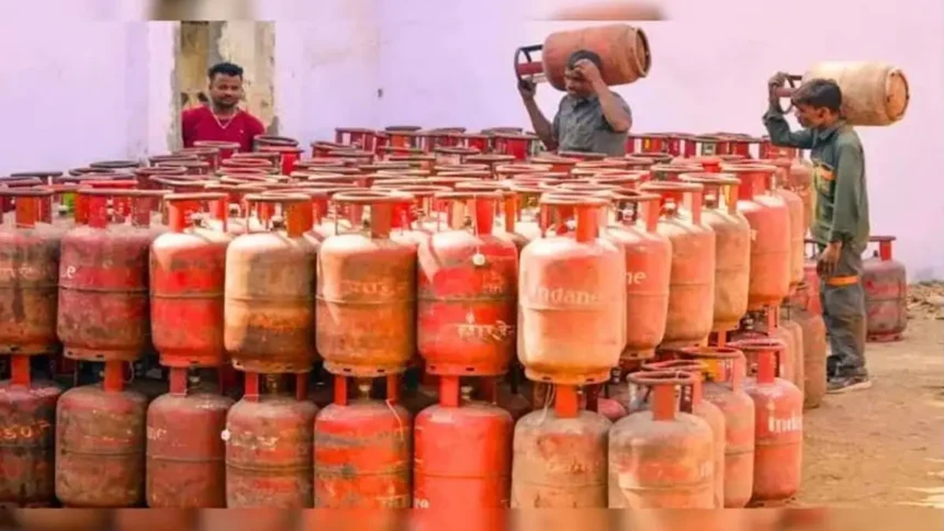 Gas Booking Update : गैस उपभोक्ताओं को बड़ी राहत, अब 25 दिन में बुक होगा सिलेंडर