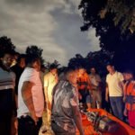Kanhar River Rescue : कन्हर नदी के तेज बहाव में फंसे 3 ग्रामीण, रात 12 बजे नाव से सुरक्षित निकाला