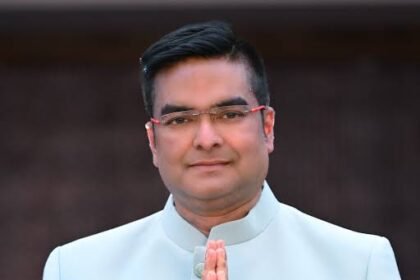 Teeja Free Food Service : तीजा पर मायके गईं बहनों के पतियों की चिंता, विधायक रिकेश सेन ने की निःशुल्क भोजन की व्यवस्था
