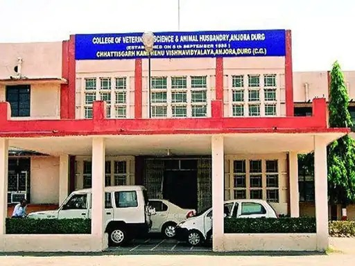 Kamdhenu University Recruitment : जांच पूरी होने से पहले भर्ती आगे बढ़ाने पर सवाल, राज्यपाल तक पहुंची शिकायत