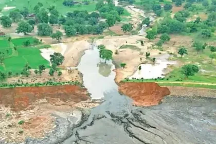 Dam Collapse : बारिश में बह गए करोड़ों के बांध, निर्माण की गुणवत्ता पर उठे सवाल