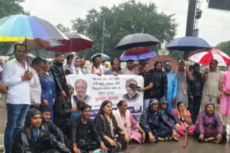 Raipur Congress Protest : बारिश में भी कांग्रेस का पैदल मार्च, SIR और ‘वोट चोरी’ पर CEC से इस्तीफे की मांग