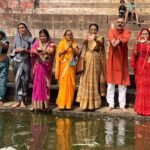 Shaheed Pitru Tarpan : महादेव घाट पर महिलाओं ने किया शहीदों का पितृ तर्पण, 2019 से निभा रहीं परंपरा