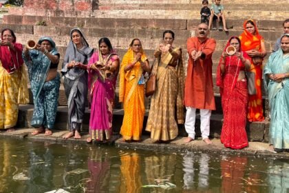 Shaheed Pitru Tarpan : महादेव घाट पर महिलाओं ने किया शहीदों का पितृ तर्पण, 2019 से निभा रहीं परंपरा