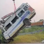 Kota Tempo Traveller Accident : खाटूश्याम जा रहे परिवार की मिनी बस 15 फीट नीचे गिरी, 8 की मौत; 17 घायल