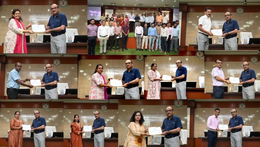 E-Office Award Chhattisgarh : CS ने अफसरों-कर्मचारियों को किया सम्मानित, समय पर दफ्तर पहुंचने वालों को भी मिला पुरस्कार