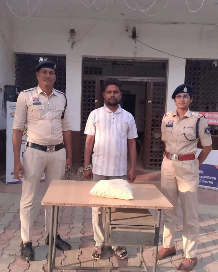 Bhatapara Ganja Case : भैंसापसरा में गांजा बेचने की तैयारी, पुलिस ने दबोचा, 732 ग्राम माल बरामद