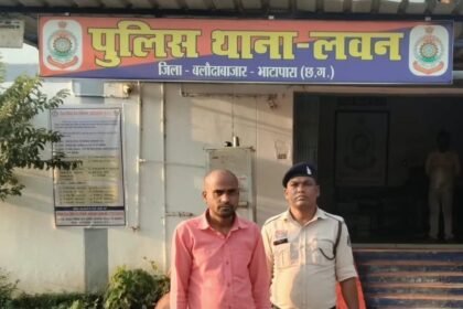 Substandard Fertilizer Case : किसानों को अमानक खाद बेचने का आरोप, शिव ट्रेडर्स का संचालक गिरफ्तार